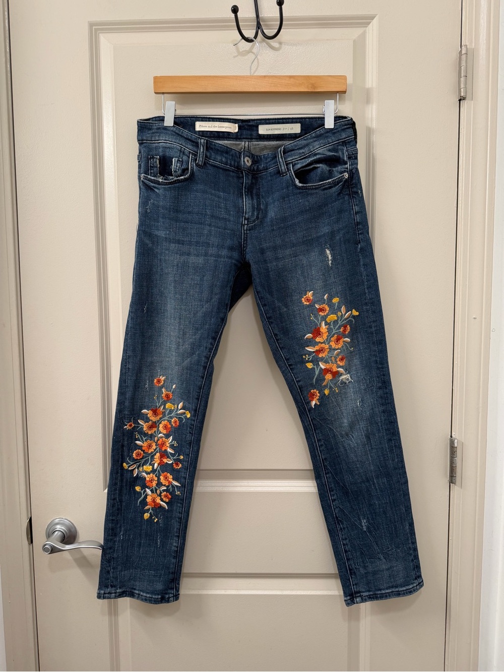 Pilcro by Anthropologie Slim Boyfriend Jeans with Floral Embroidery Size 28